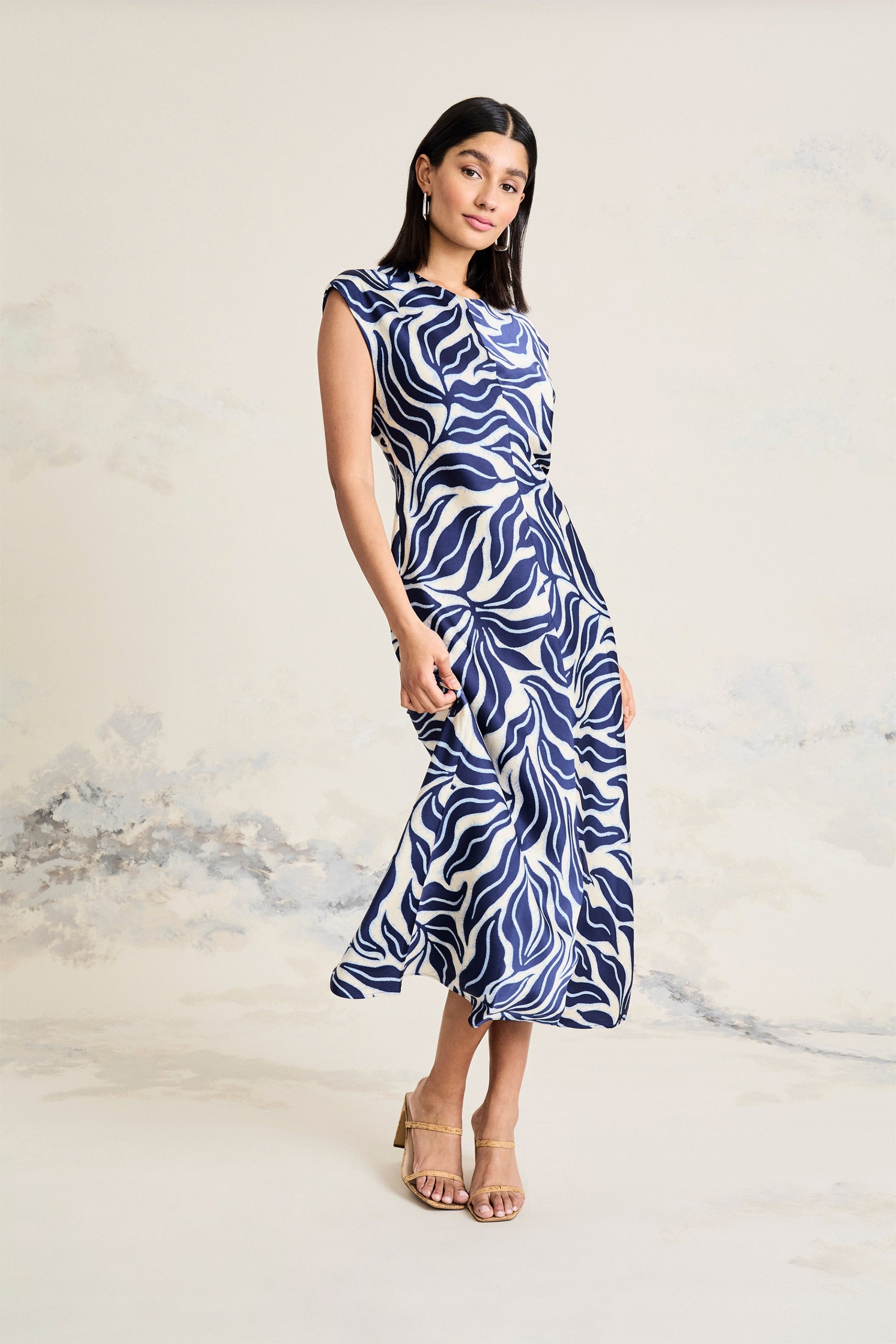 Maggy London Cap Sleeve Midi Dress in Cream/Navy at Nordstrom, Size 2
