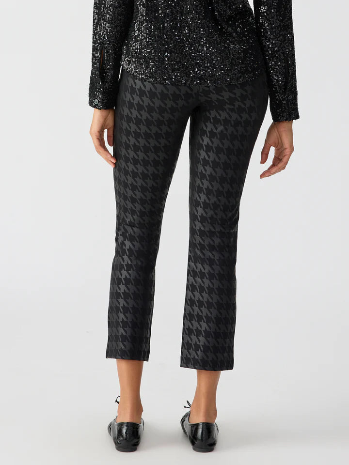 Carnaby Kick Crop Semi High Rise Legging by Sanctuary in Exploded Houndstooth