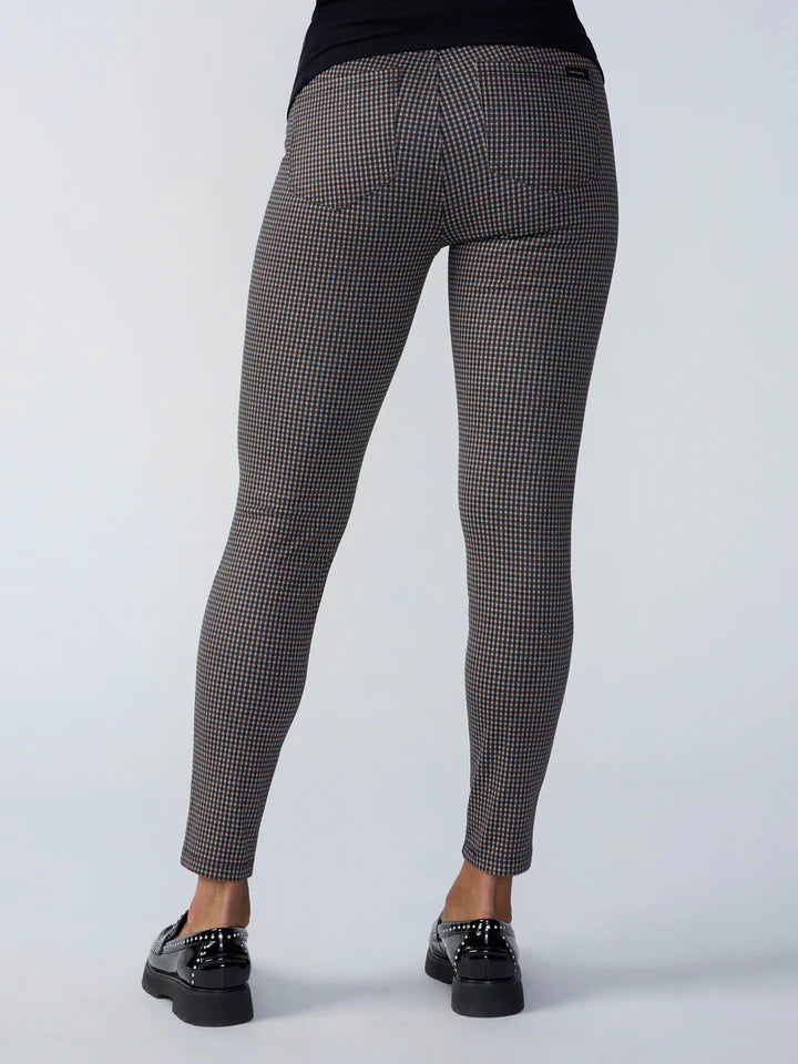 Runway Semi High Rise Legging by Sanctuary in Solid Gold Check