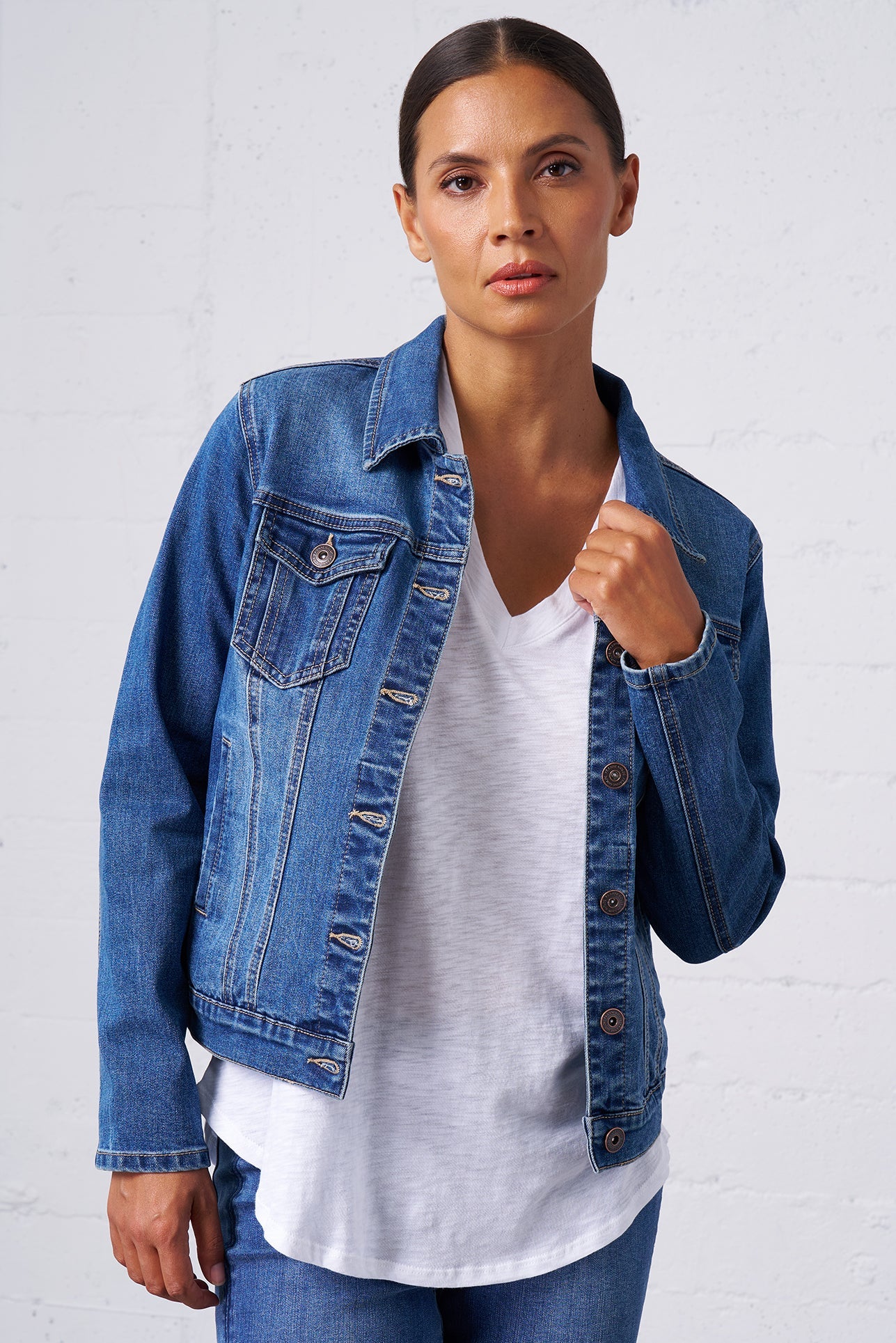 Classic Stretch Denim Jacket By Franne Golde in Classic Wash