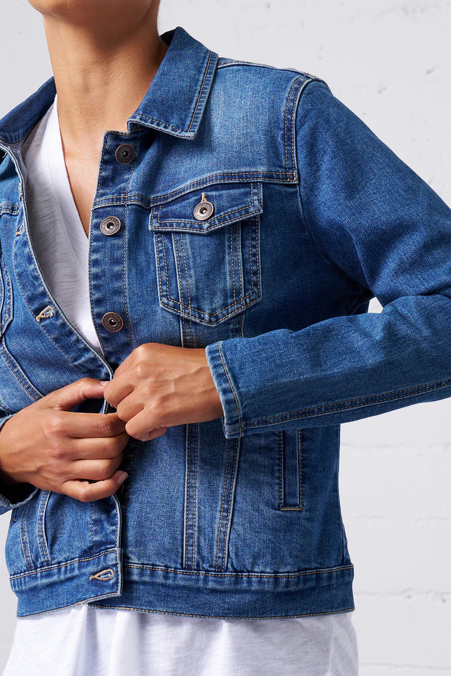 Classic Stretch Denim Jacket By Franne Golde in Classic Wash