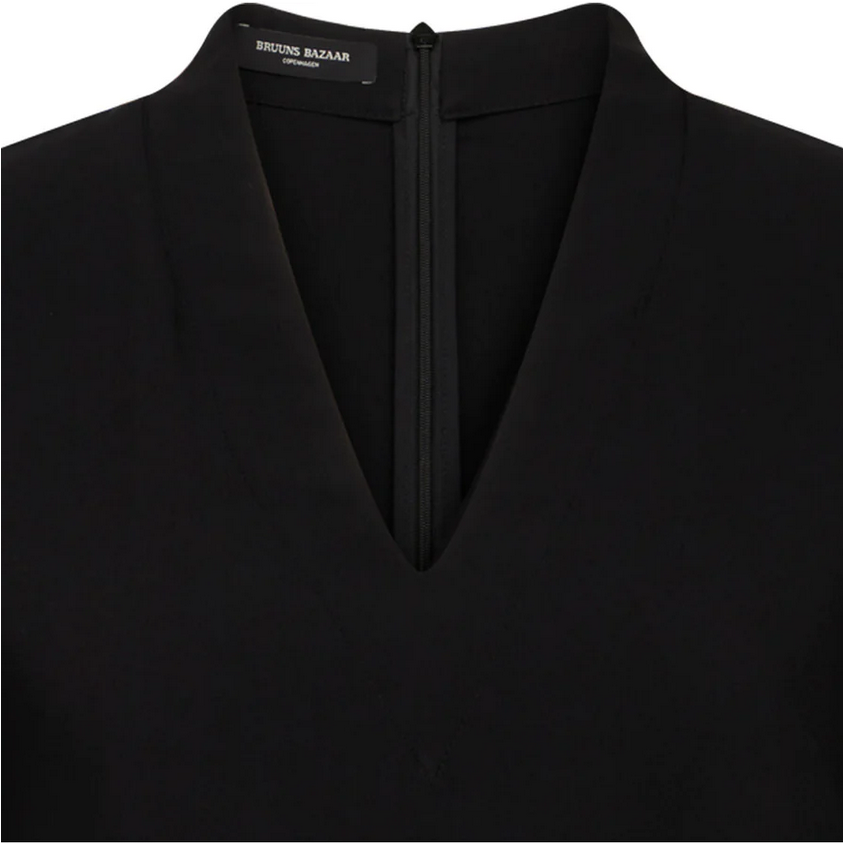 CindySus Frydi Dress by Bruuns Bazaar in Black