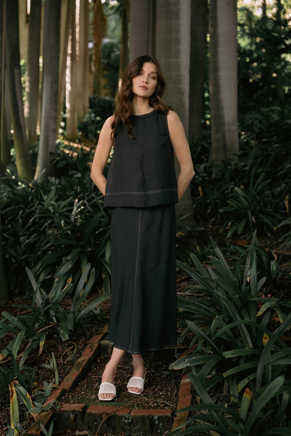 Linen Elastic Waist Skirt by Fun2Fun in Charcoal