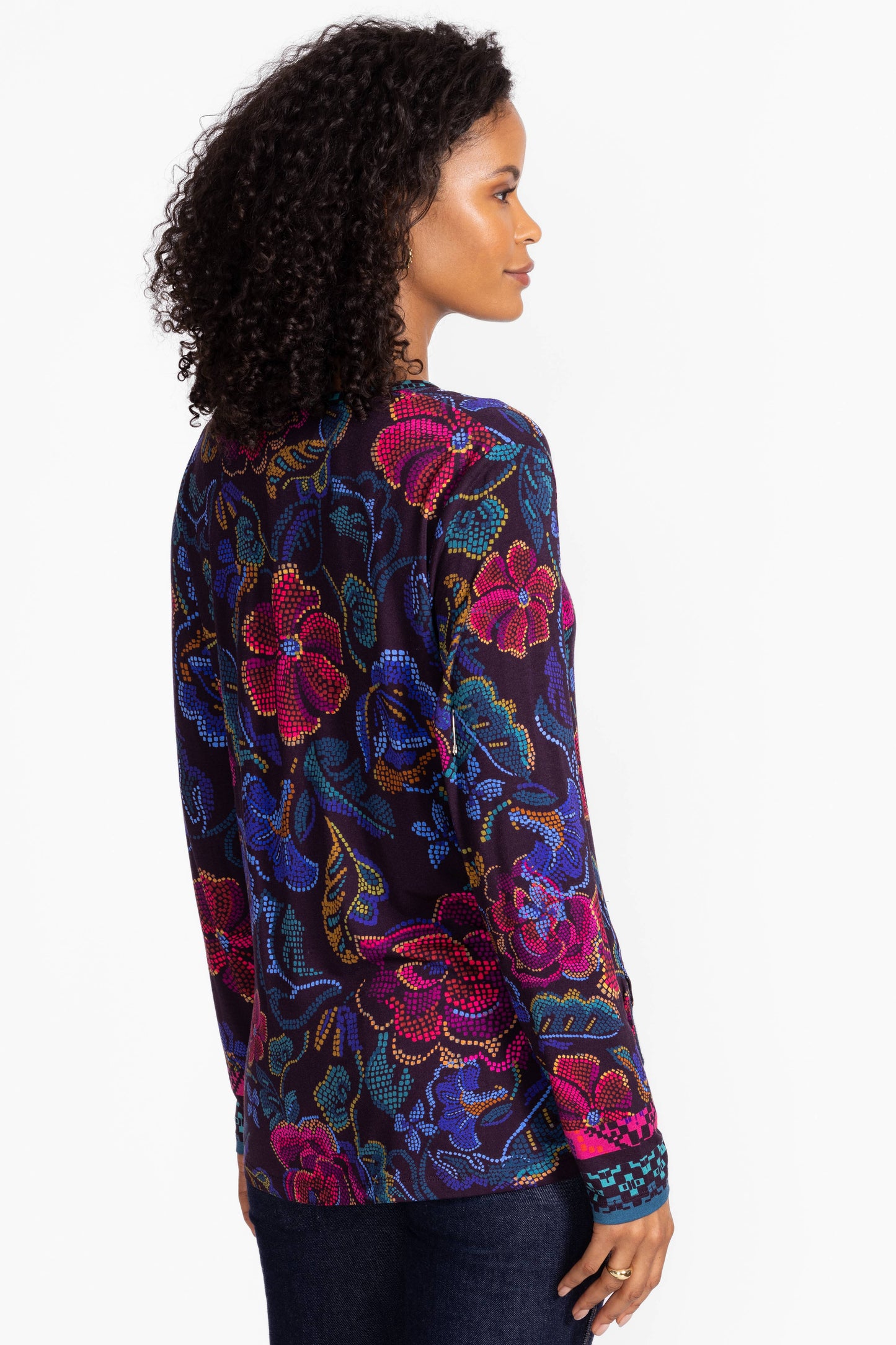 The Janie Favorite Long Sleeve V-Neck Swing Tee by Johnny Was in Aphaia