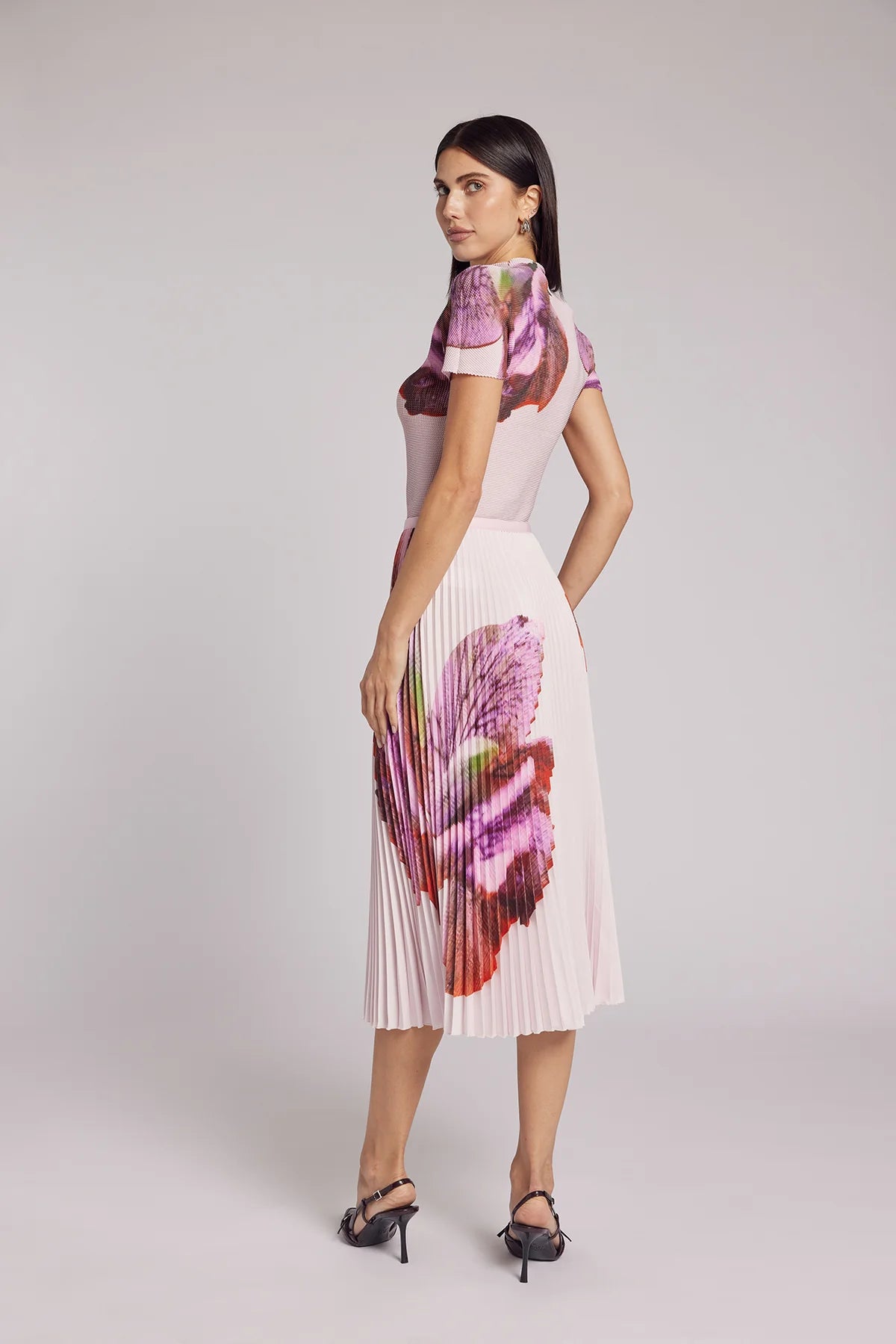 Agata Coral Print Pleated Skirt Wild Cosmos in Petal Pink