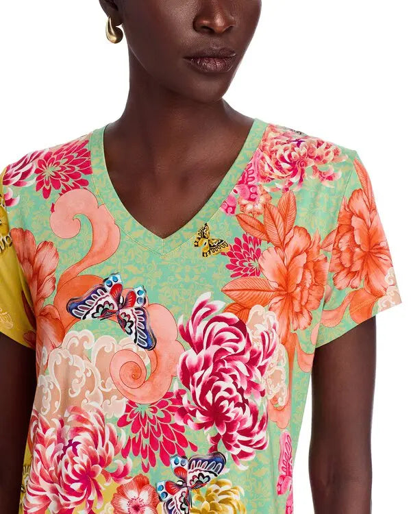 The Janie Favorite Short Sleeve V-Neck Tee by Johnny Was in Charlie