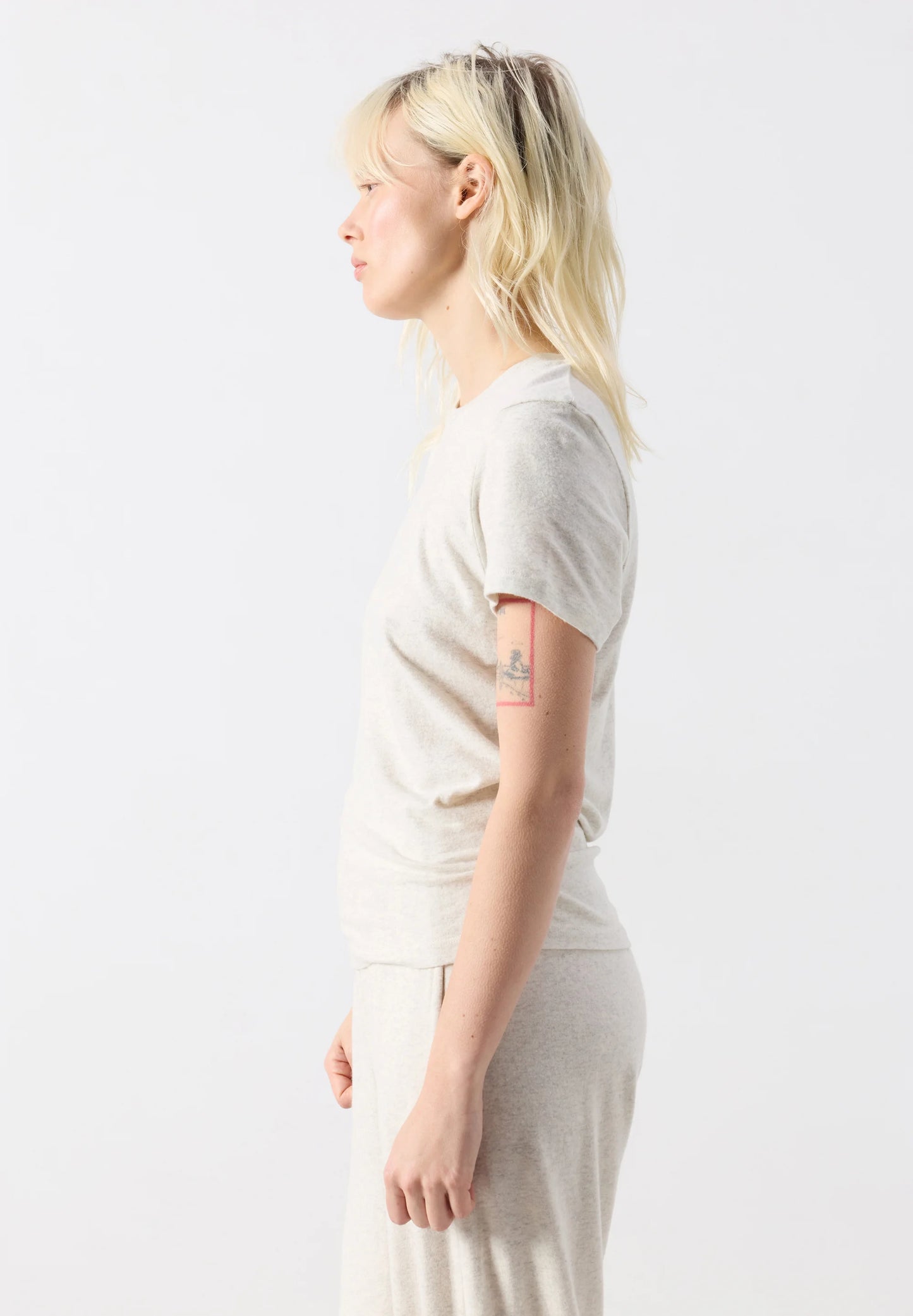 YPAWood Tee by American Vintage in Gris Chine