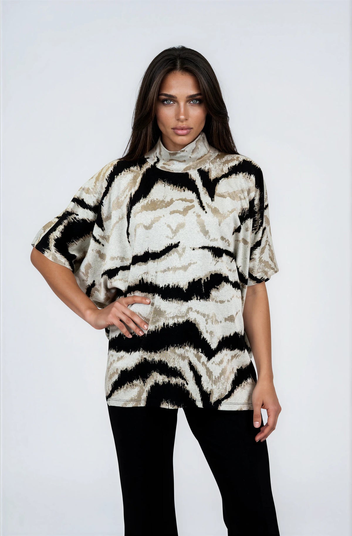 Top by Scapa Lauren Perre in Cream/Black/Gold
