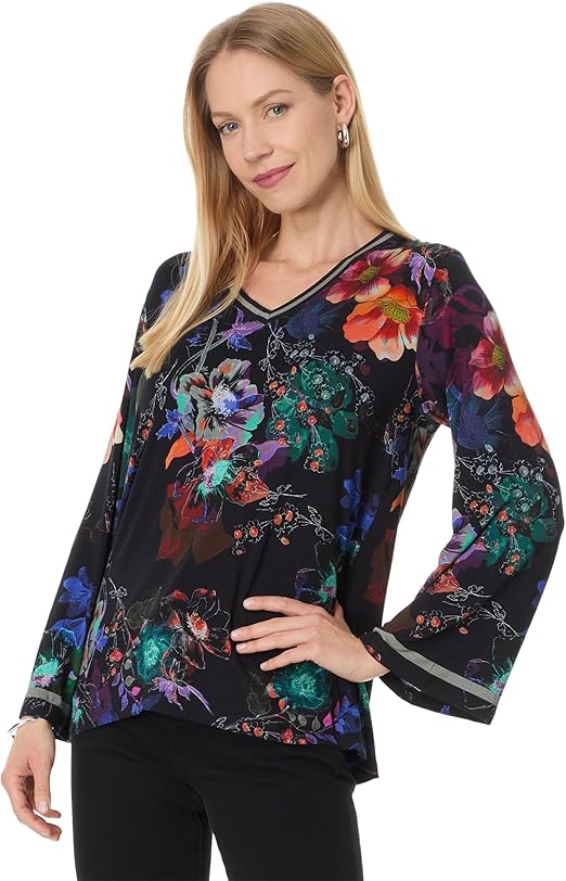 The Janie Favorite V-Neck Kimono Sleeve Tee by Johnny Was in Midnight