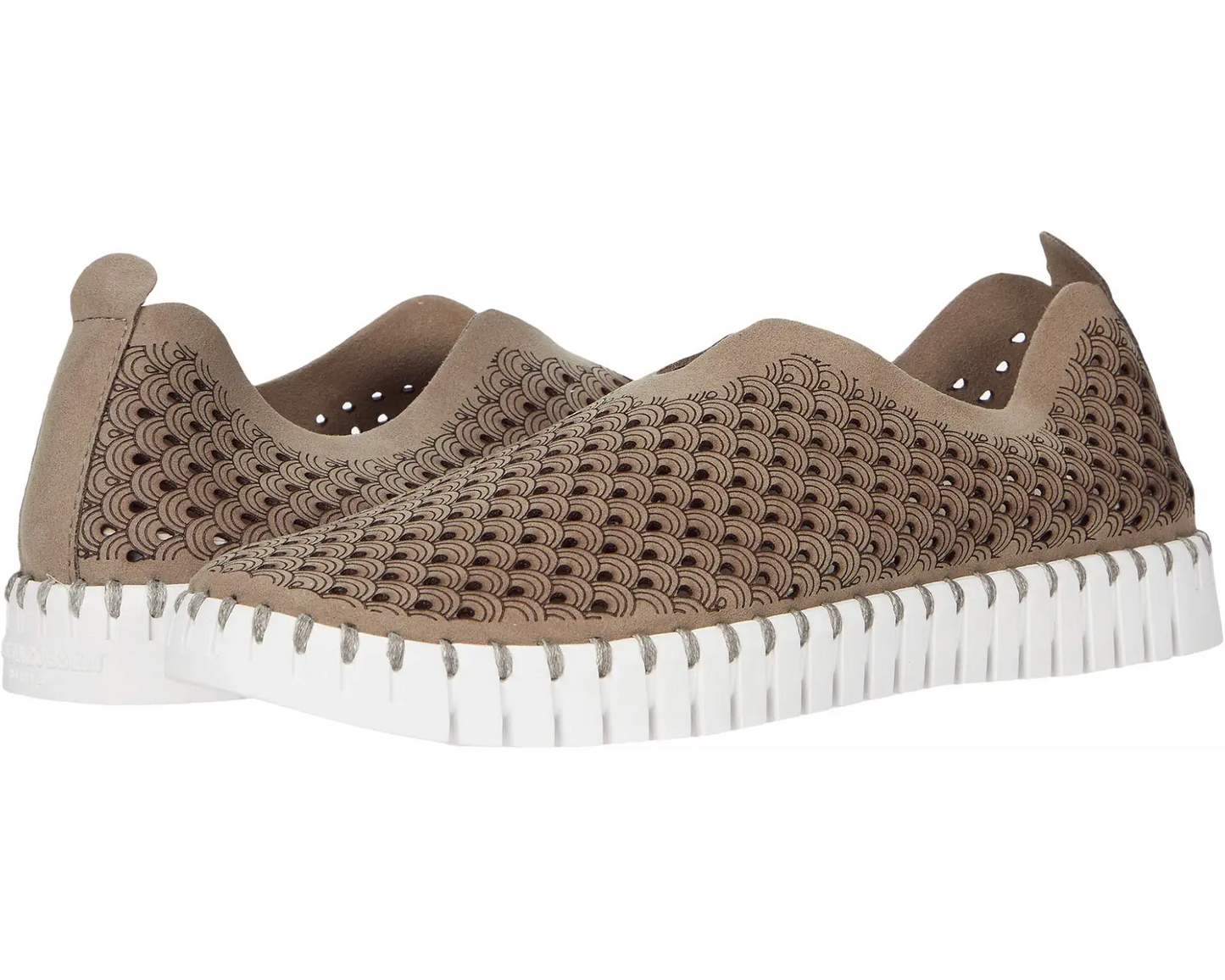 Slip-on Tulip Flat Shoe by Ilse Jacobsen in Falcon
