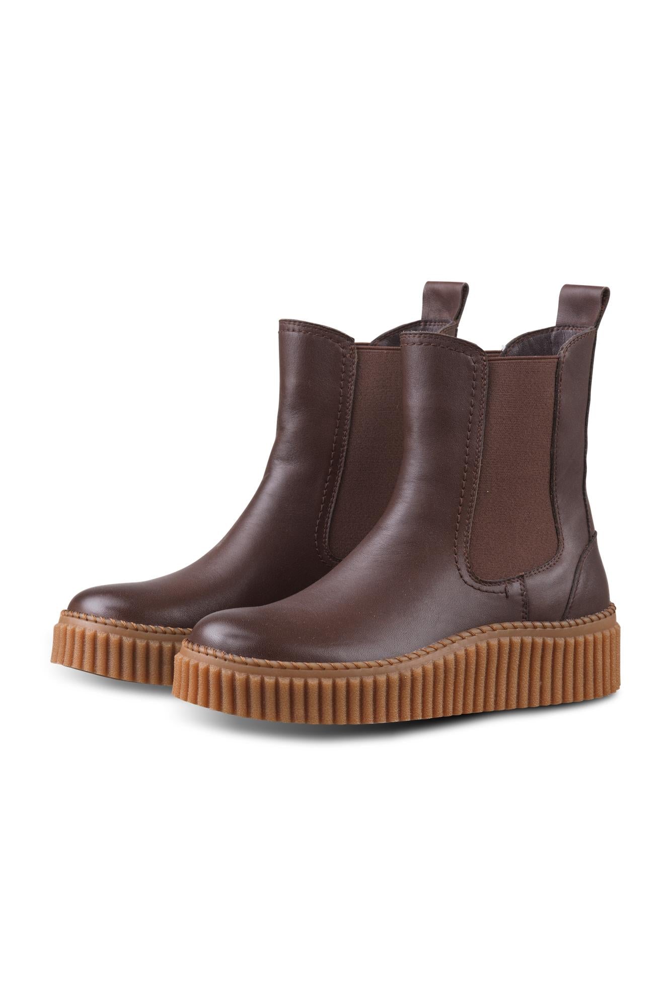 Chelseas Boot by Ilse Jacobsen in Brown