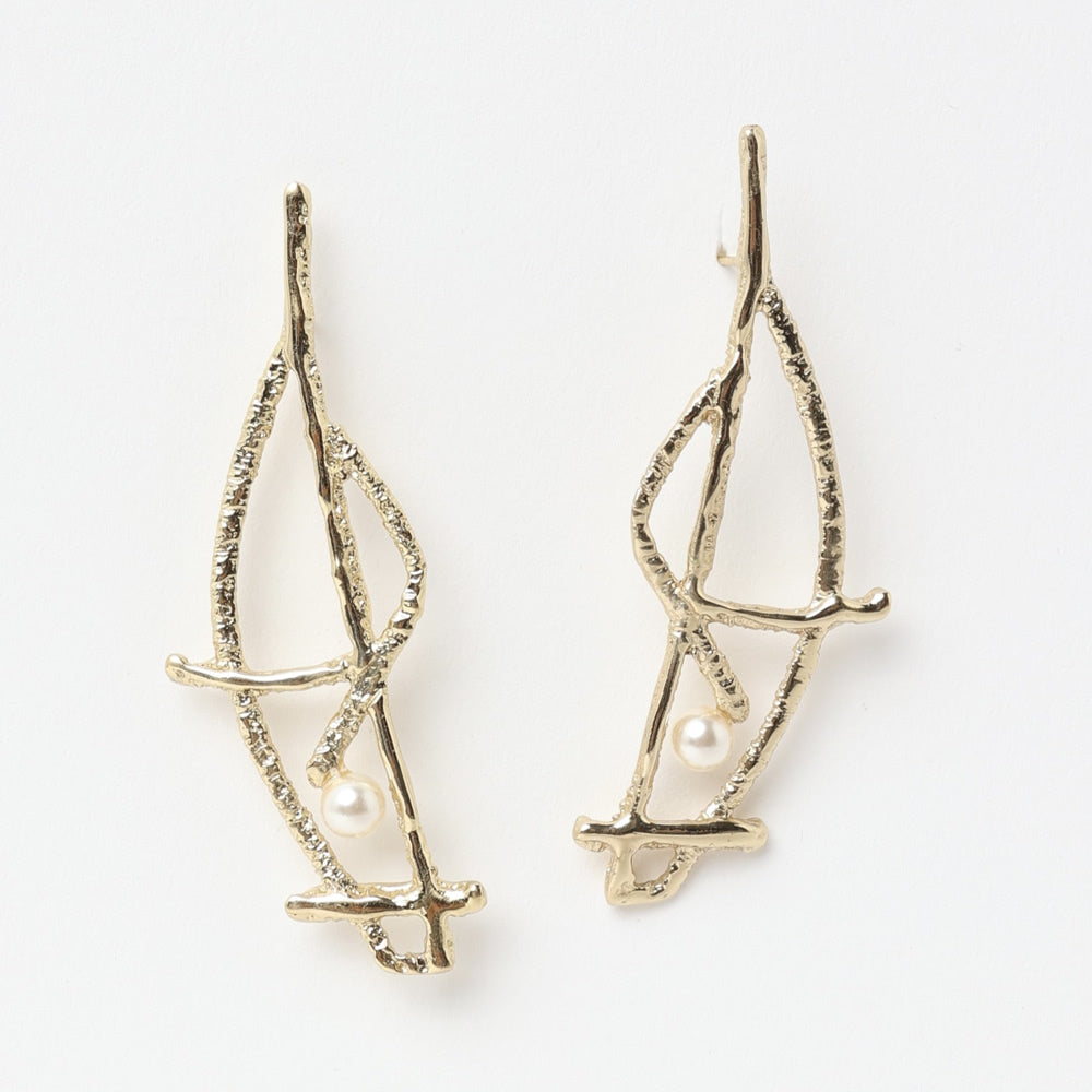 Connect Straight Earrings by Kalliope Jewelry in Creamrose Light Pearl