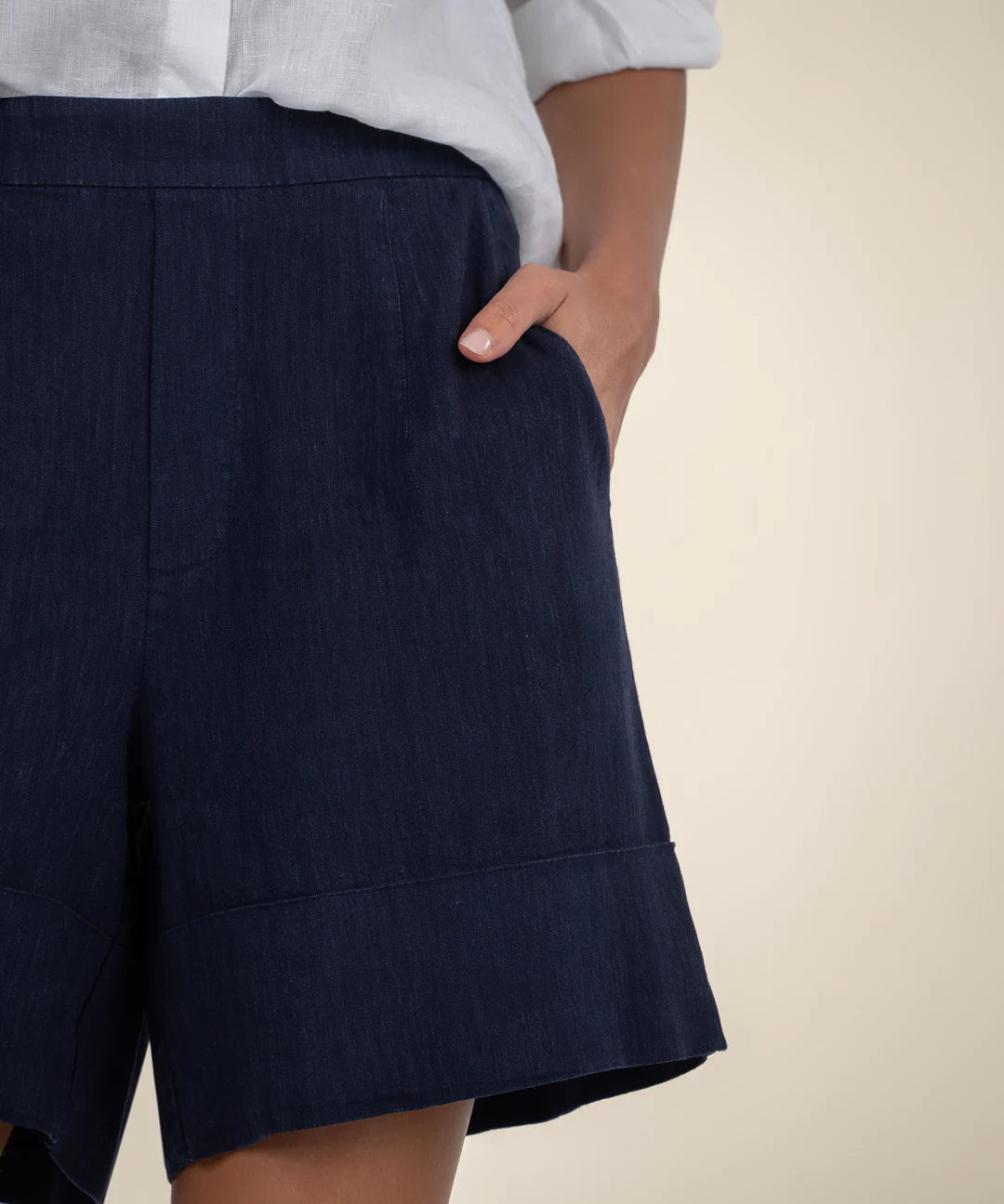 Nicole Relax Short w/Hem Detail by Kut from the Kloth