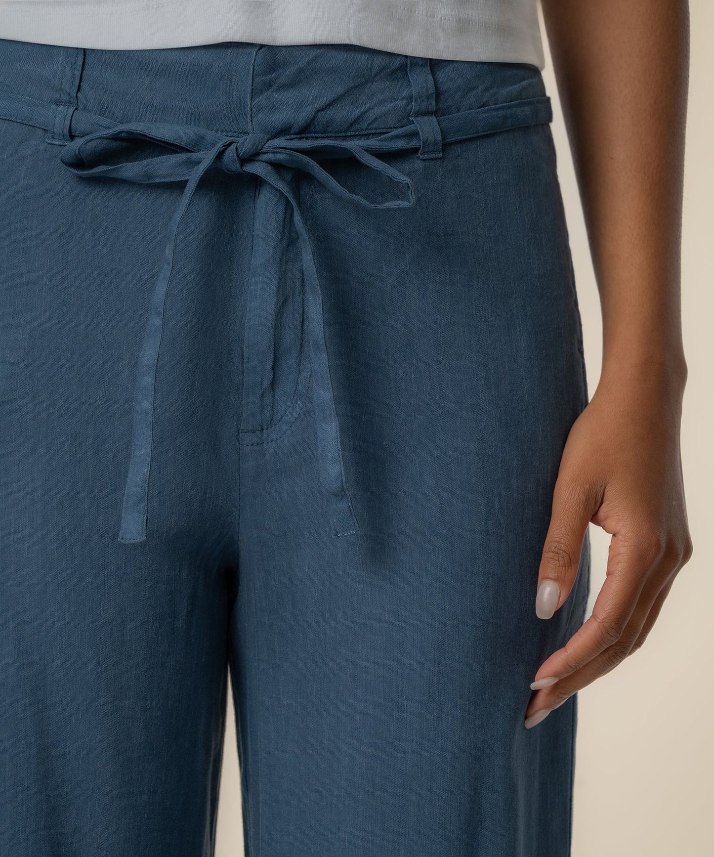 Meg Linen Wide Leg Pant with Seam Pocket by Kut from the Kloth in Coastal Blue