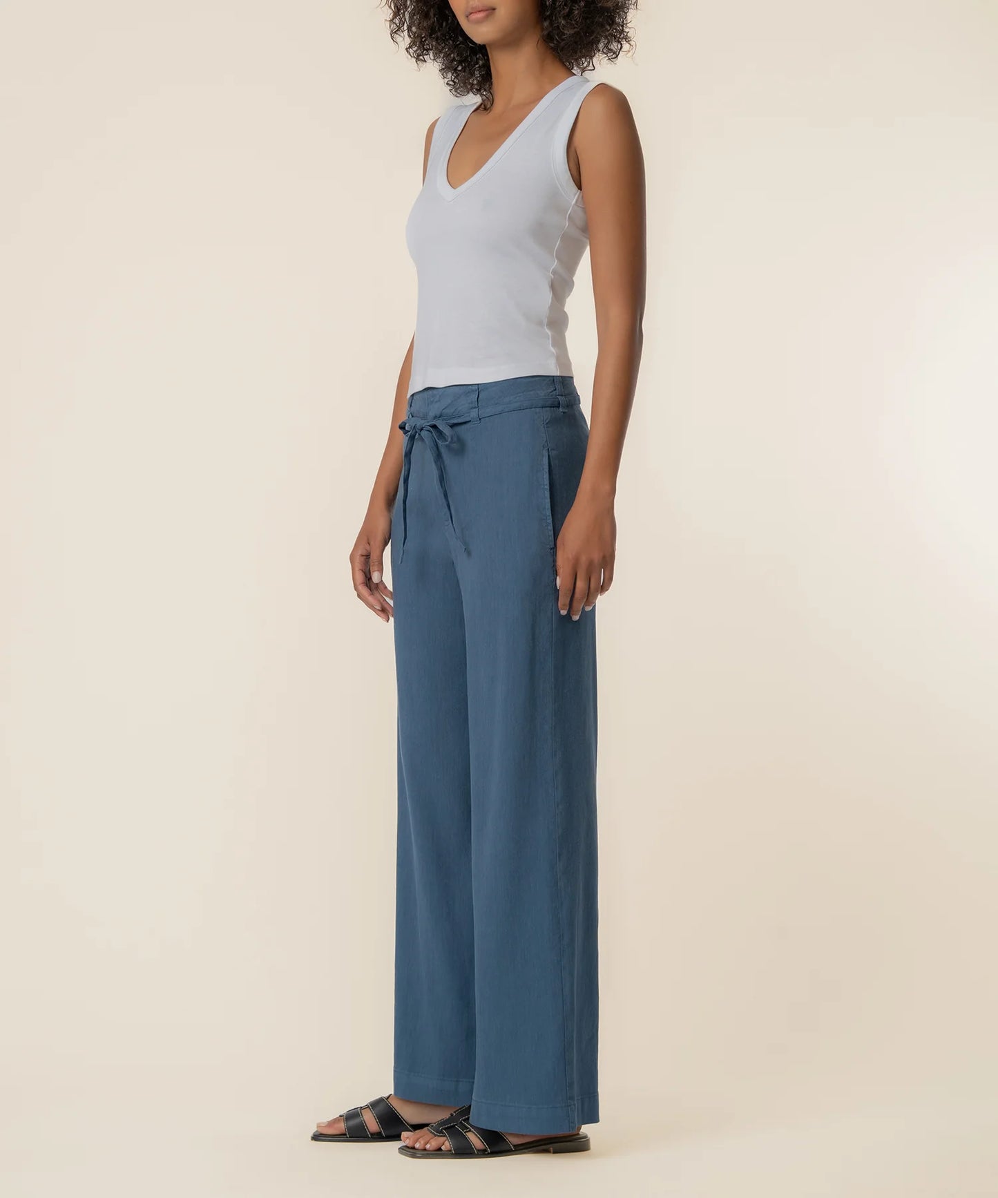 Meg Linen Wide Leg Pant with Seam Pocket by Kut from the Kloth in Coastal Blue
