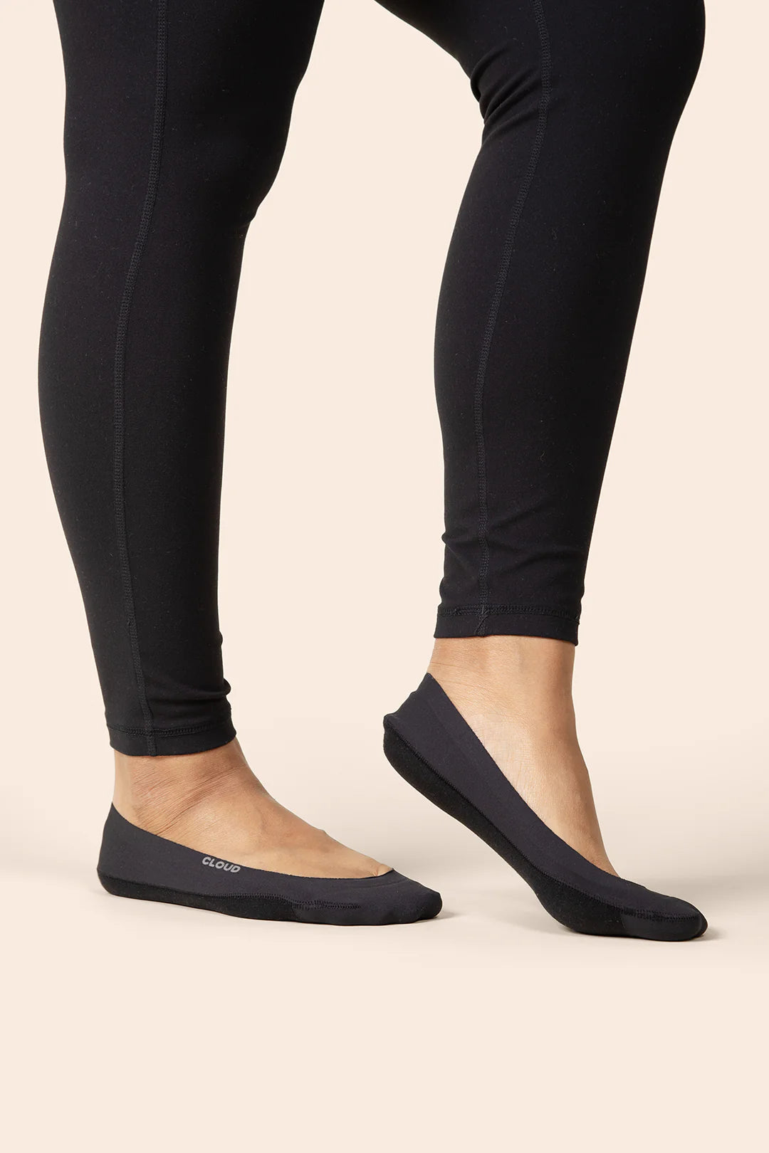 Liner by Cloud in Black