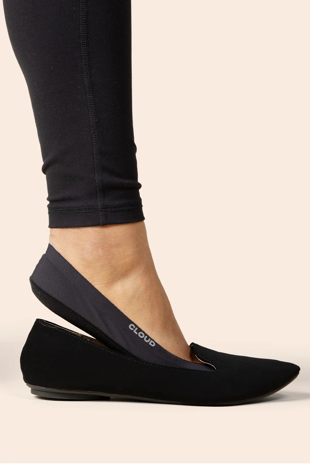 Liner by Cloud in Black