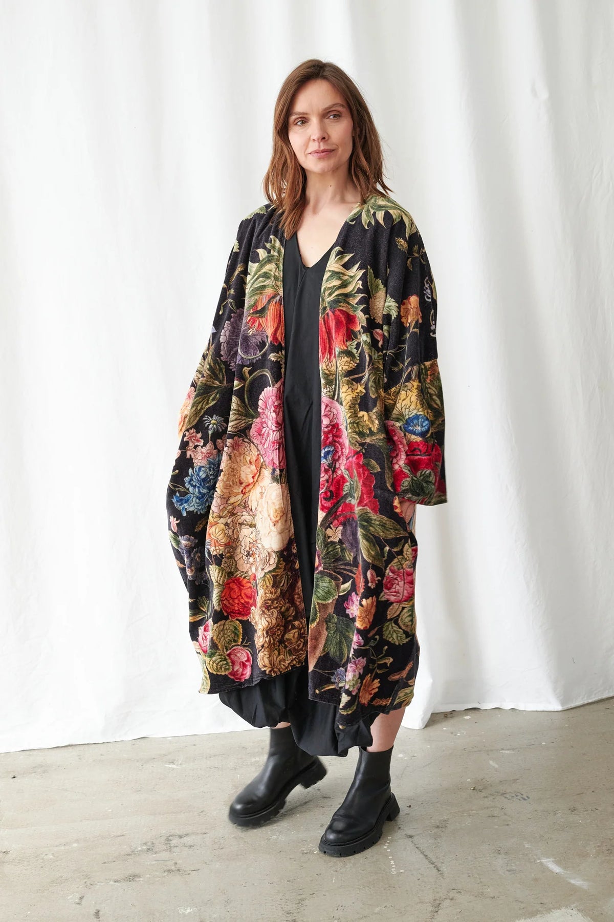 Velvet Grande by One Hundred Stars in Primula Black