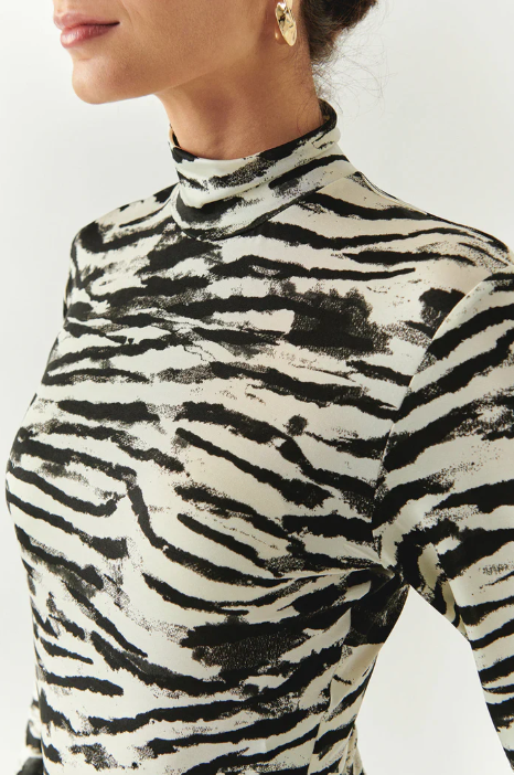 Laylani K. Blouse by Exquise in Black/Beige