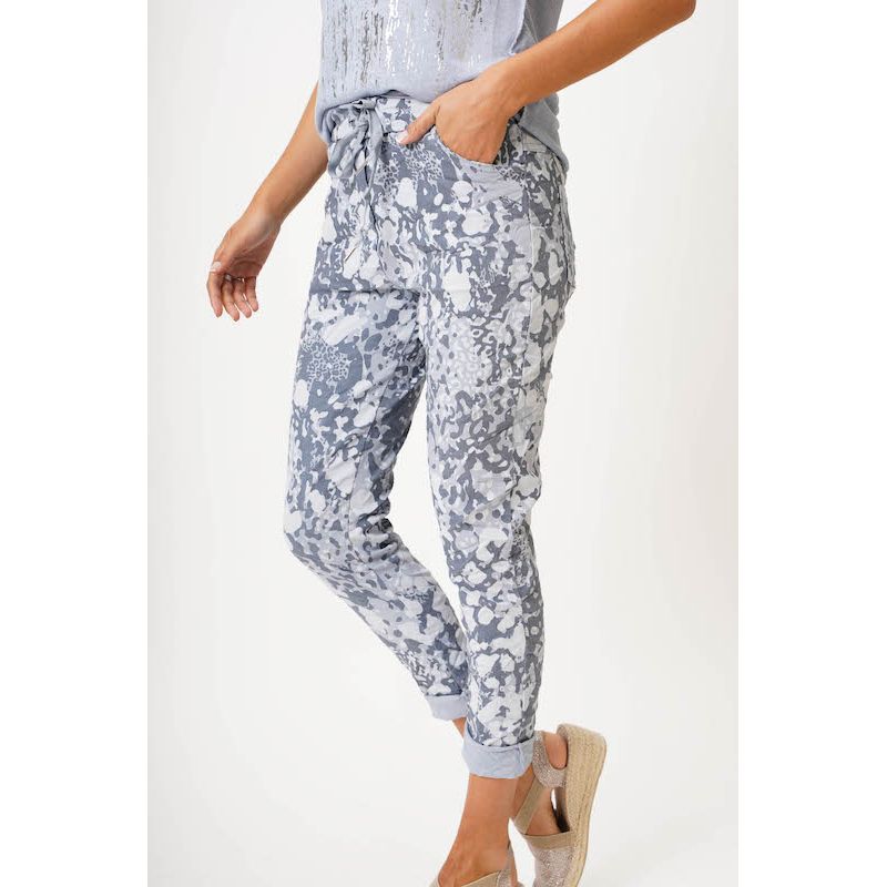 Jeggings by Look Mode in Camo Grey