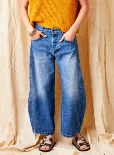 Boston Stretch Denim Carrot Shape Jeans by Suzy D London in Mid Denim