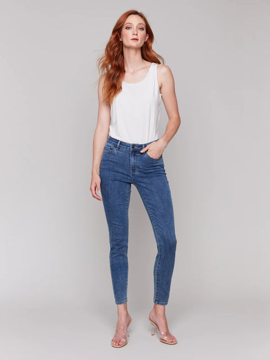 Carine Skinny Jeans by Charlie B in Bleu Moyen