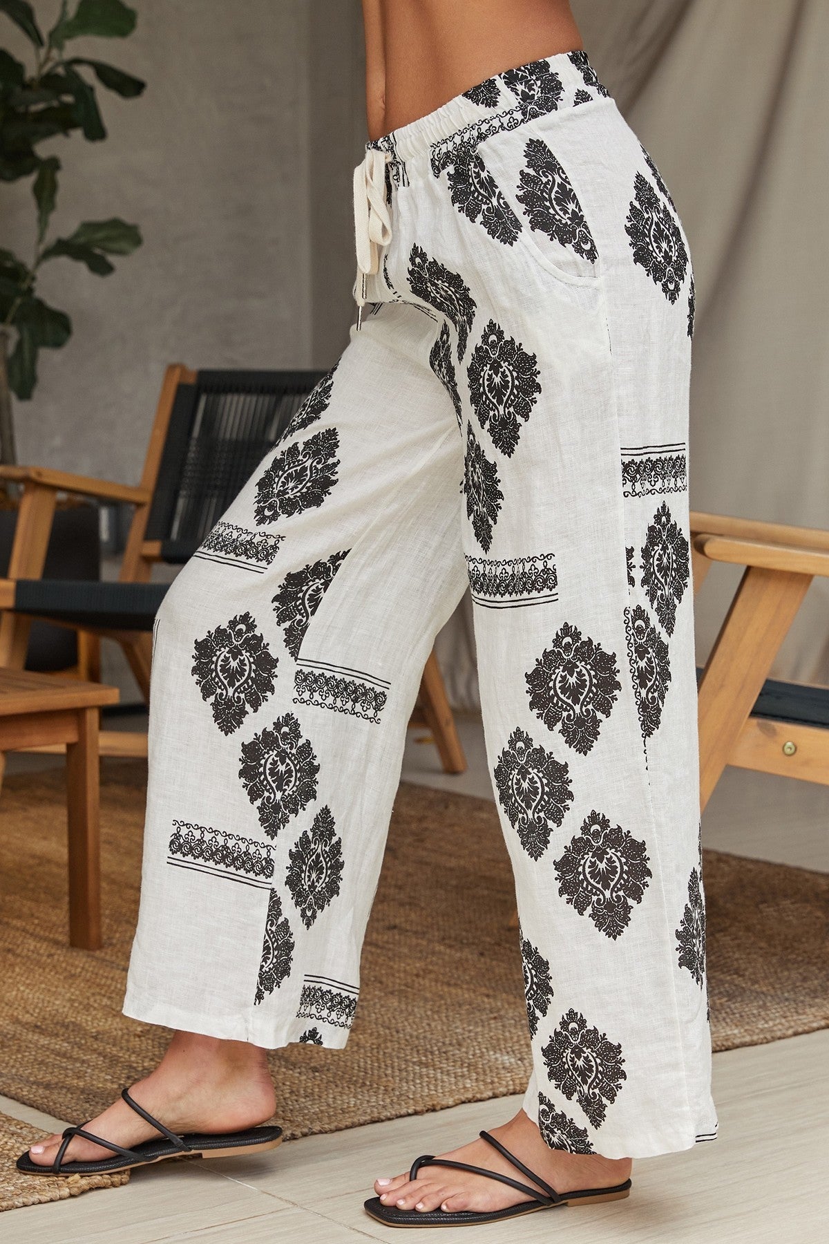 Linen Damask Print Pants by Milio Milano in Black