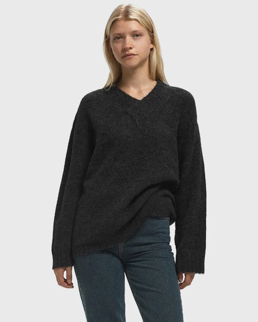 East Sweater by American Vintage in Anthracite