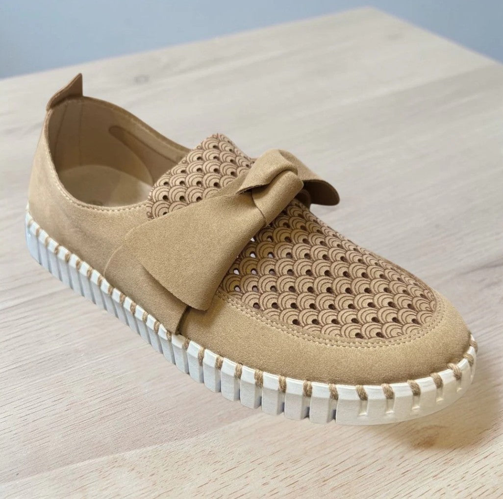 Tulip Bow Loafer Shoe by Ilse Jacobsen in Latte