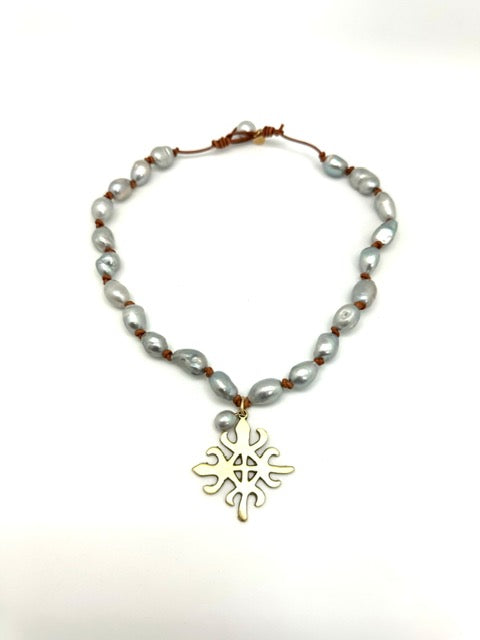 Ronja Necklace by IN2DESIGN in Light Grey Pearl