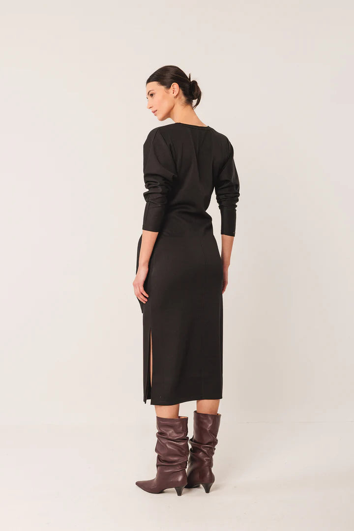 Knotted Knit Dress by Indi & Cold in Negro