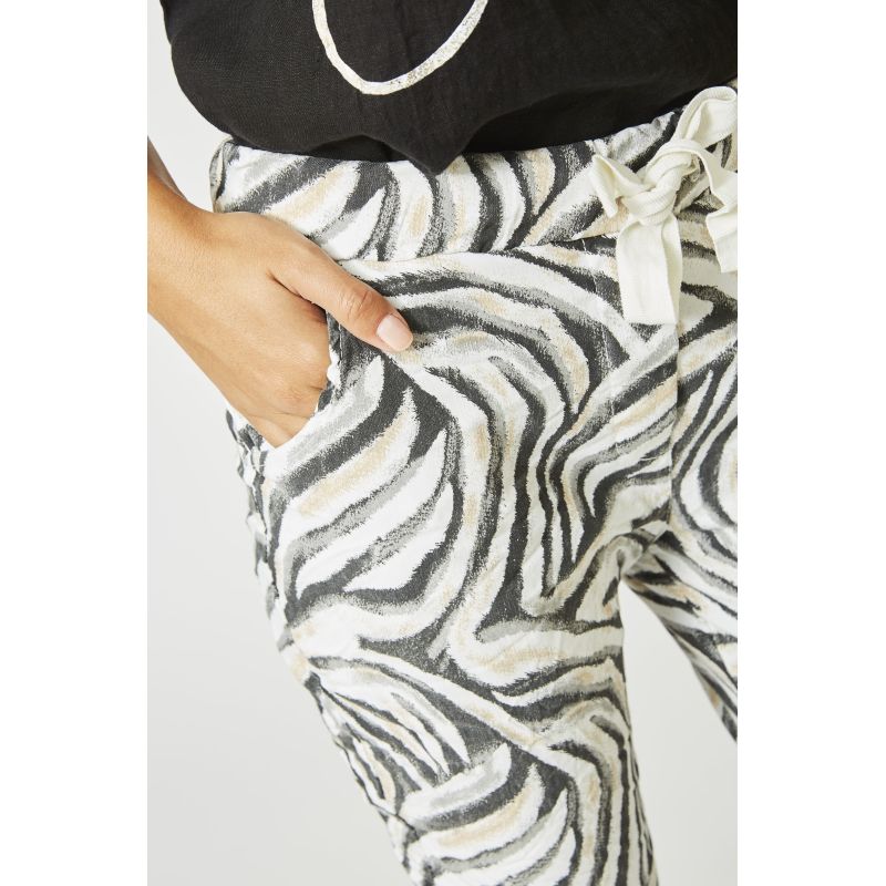 Zebra Print Jegging by Look Mode in White